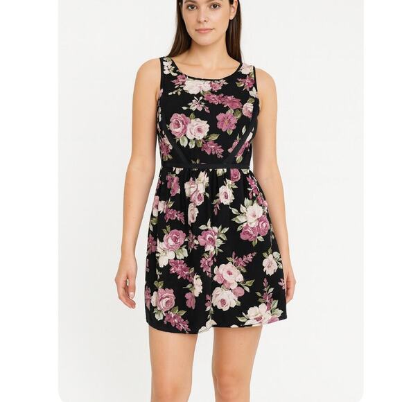 THREE PINK HEARTS Dress Juniors SIZE 3 Black Multi Floral Roses Print fit flare - Picture 1 of 11
